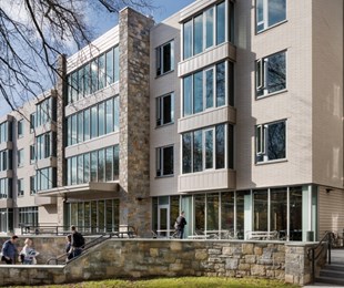 Môi trường học tập đa sắc màu - đa văn hoá tại trung tâm tài chính Manhattan thành phố New York - Pace University